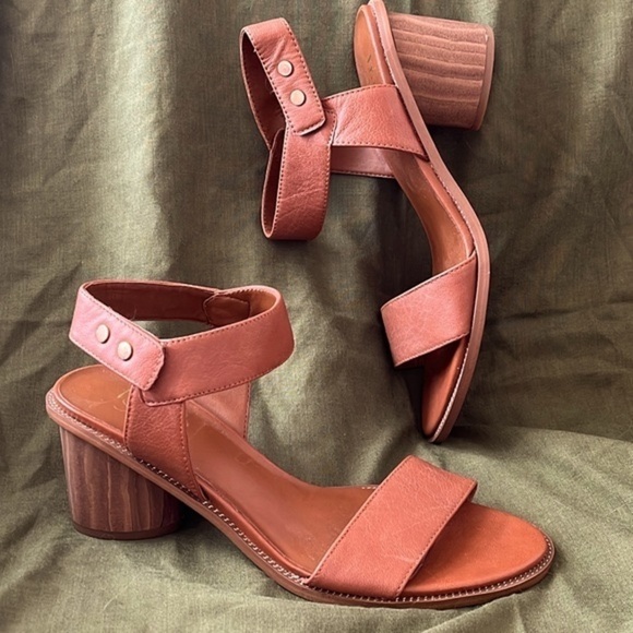 Brand New Franco Sarto Genuine Leather Bask Sandals Cognac Rounded Heel Studs - Picture 1 of 14